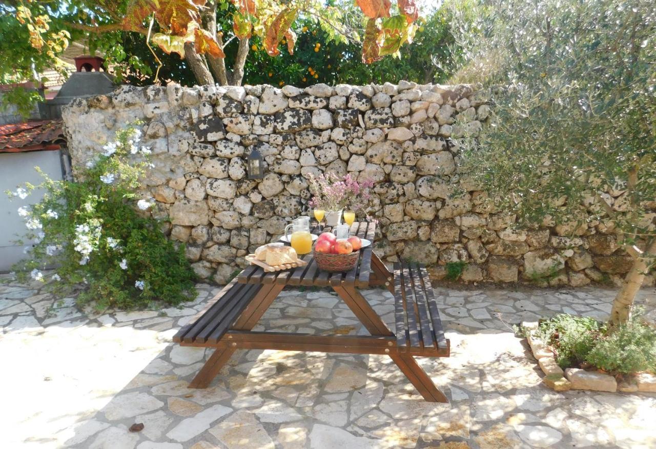 Adonino Residence-The House Of Pomegranates Lakíthra Eksteriør bilde